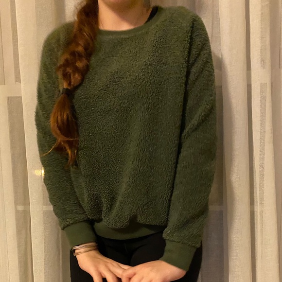 Universal Threads Green Pullover - Picture 3 of 8